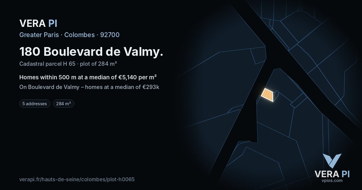 180 Boulevard de Valmy, Colombes at night – the plot lit, the parcels around coloured by the prices near them