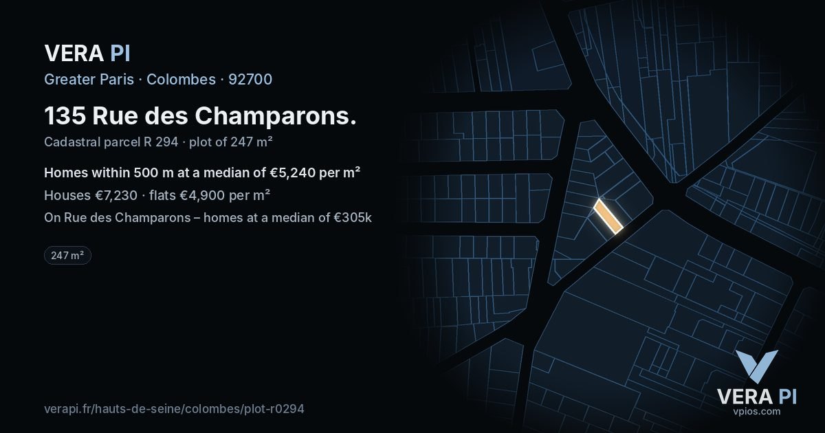 135 Rue des Champarons, Colombes at night – the plot lit, the parcels around coloured by the prices near them