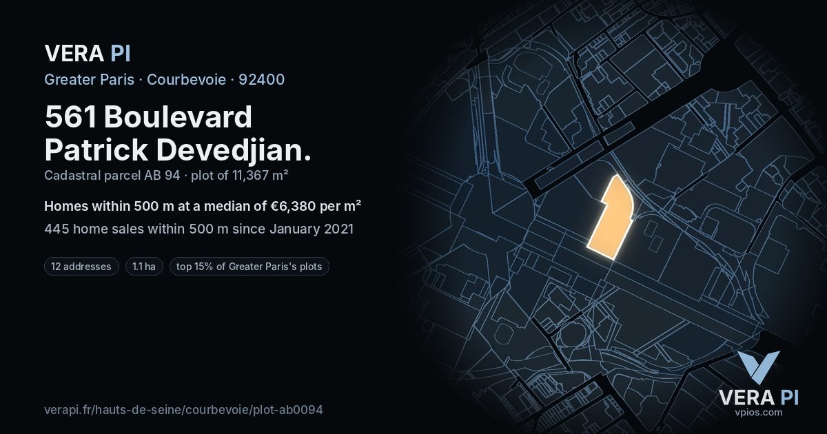 561 Boulevard Patrick Devedjian, Courbevoie at night – the plot lit, the parcels around coloured by the prices near them