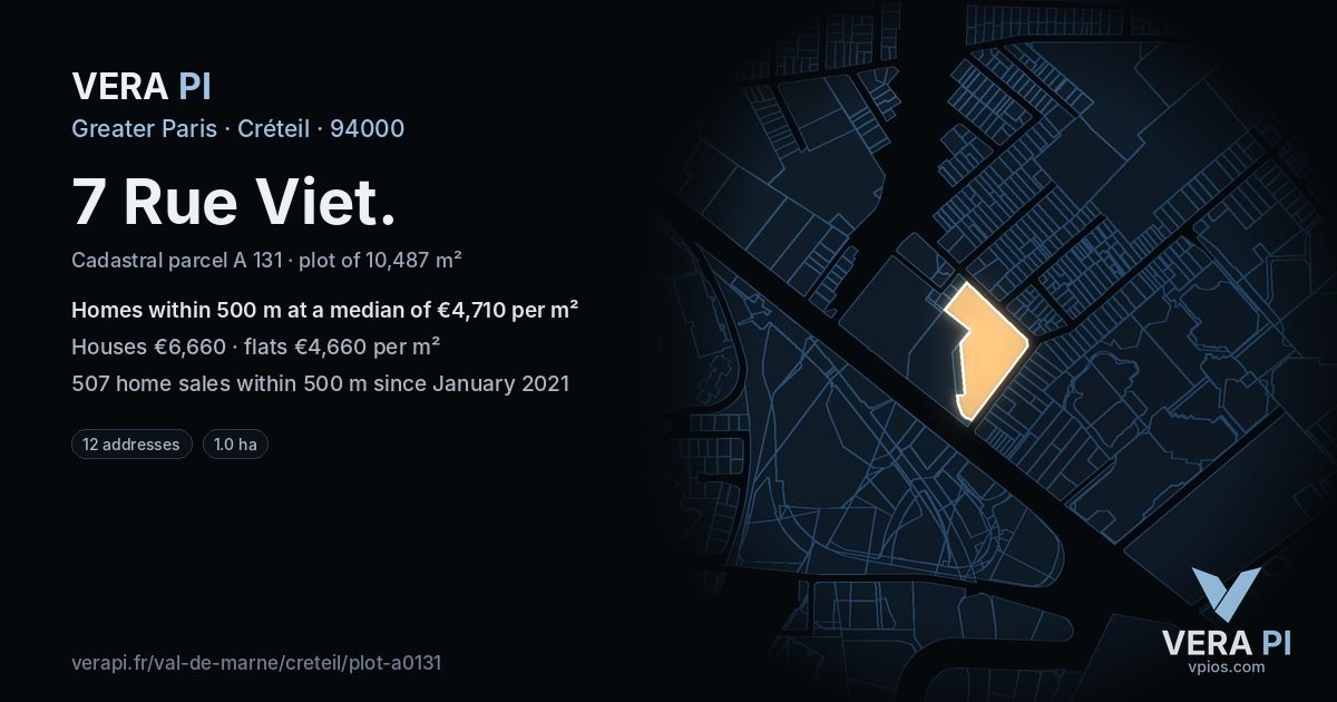 7 Rue Viet, Créteil at night – the plot lit, the parcels around coloured by the prices near them
