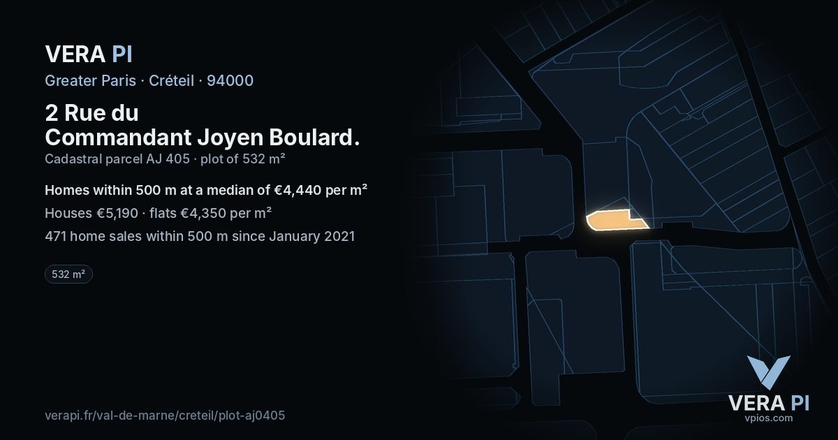 2 Rue du Commandant Joyen Boulard, Créteil at night – the plot lit, the parcels around coloured by the prices near them