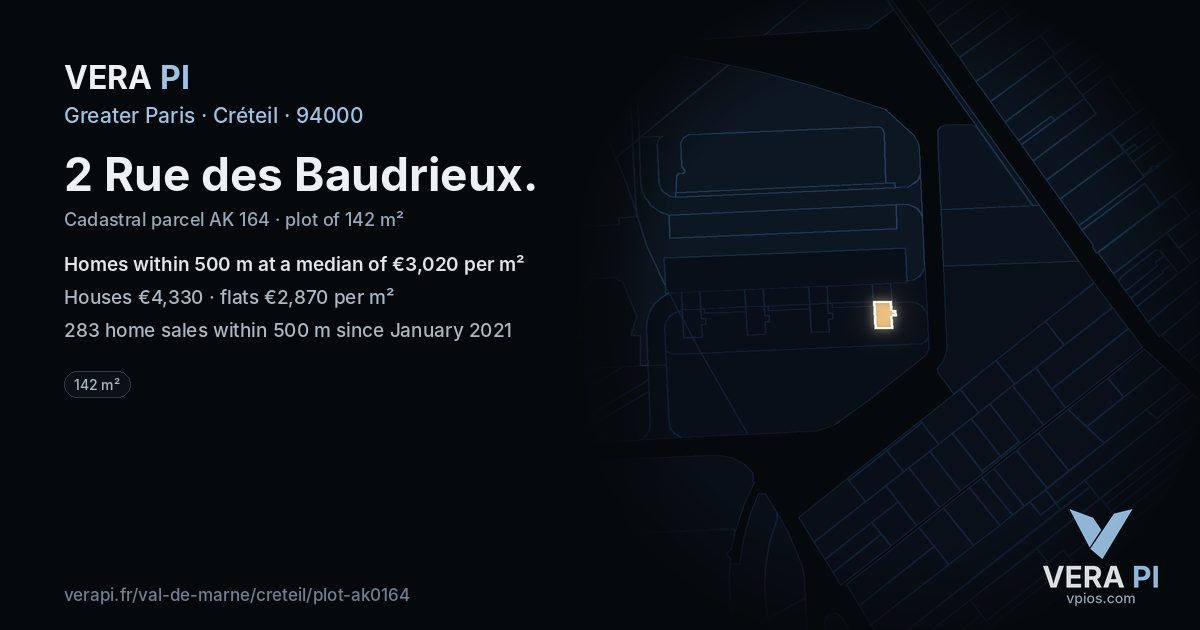 2 Rue des Baudrieux, Créteil at night – the plot lit, the parcels around coloured by the prices near them