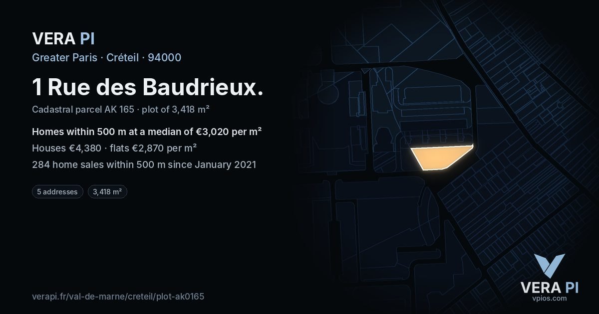 1 Rue des Baudrieux, Créteil at night – the plot lit, the parcels around coloured by the prices near them