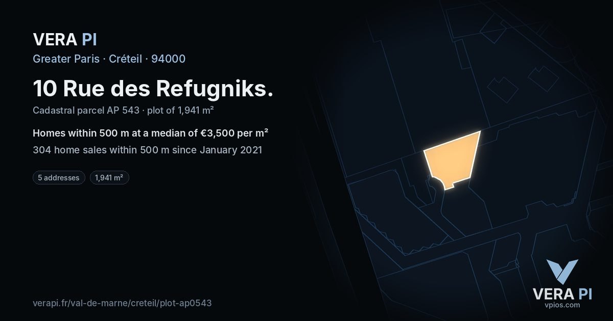 10 Rue des Refugniks, Créteil at night – the plot lit, the parcels around coloured by the prices near them