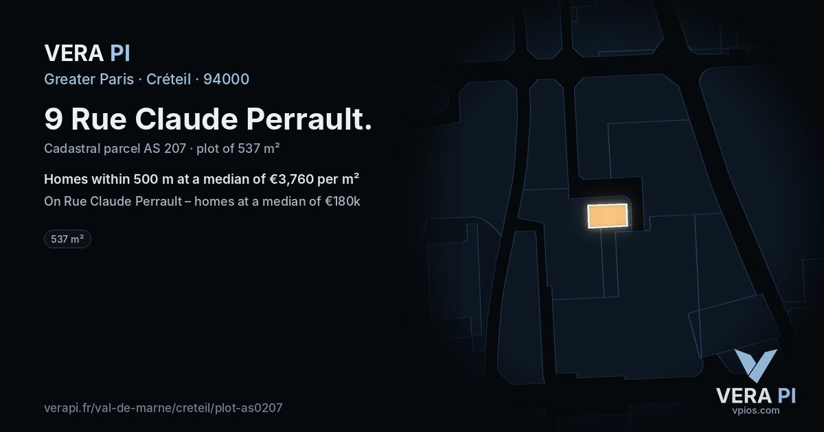 9 Rue Claude Perrault, Créteil at night – the plot lit, the parcels around coloured by the prices near them