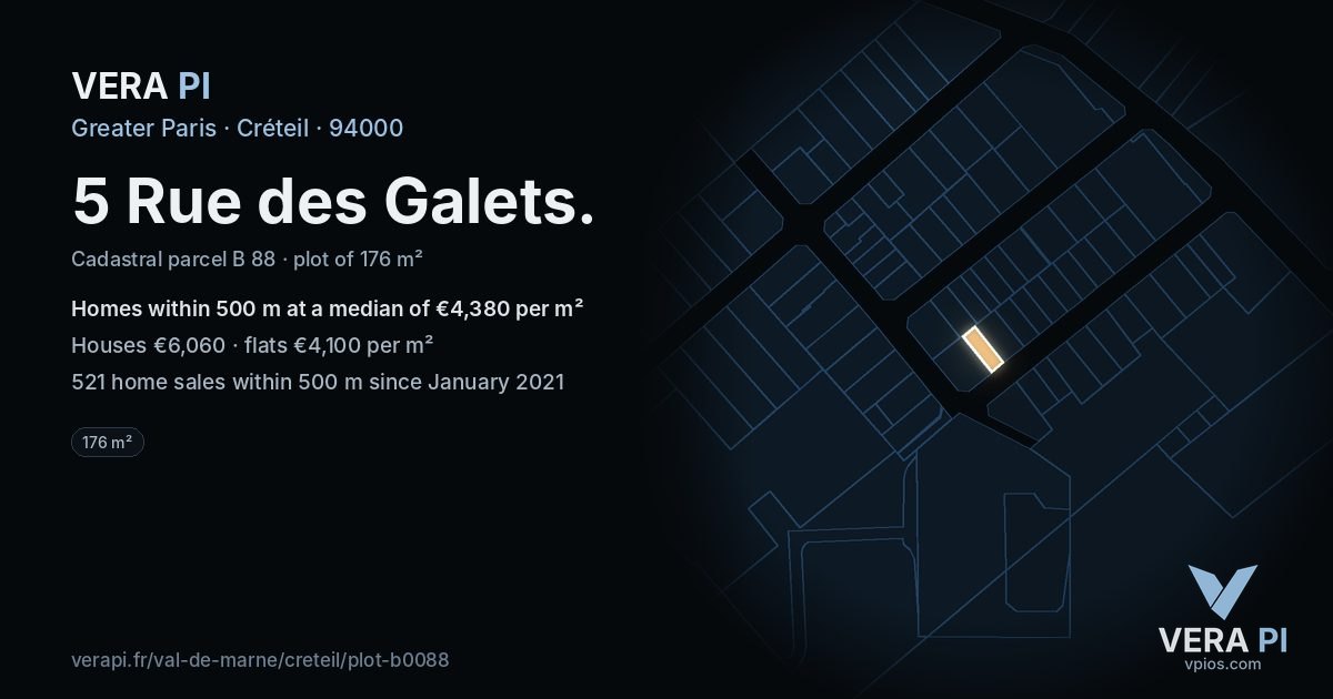 5 Rue des Galets, Créteil at night – the plot lit, the parcels around coloured by the prices near them
