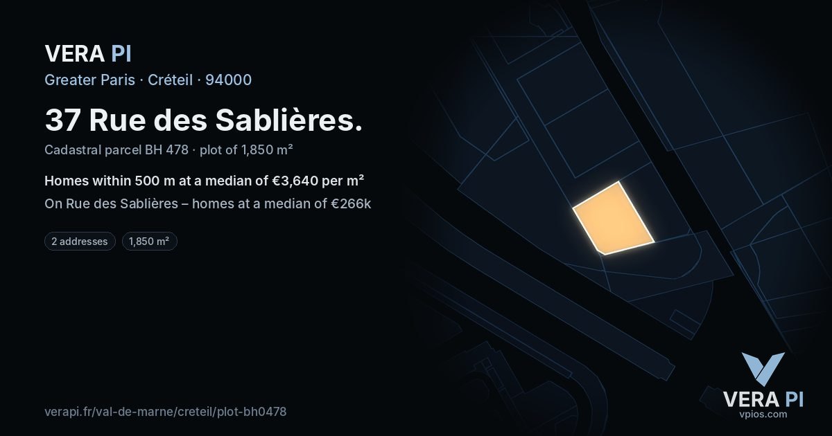 37 Rue des Sablières, Créteil at night – the plot lit, the parcels around coloured by the prices near them
