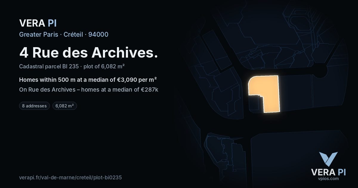 4 Rue des Archives, Créteil at night – the plot lit, the parcels around coloured by the prices near them