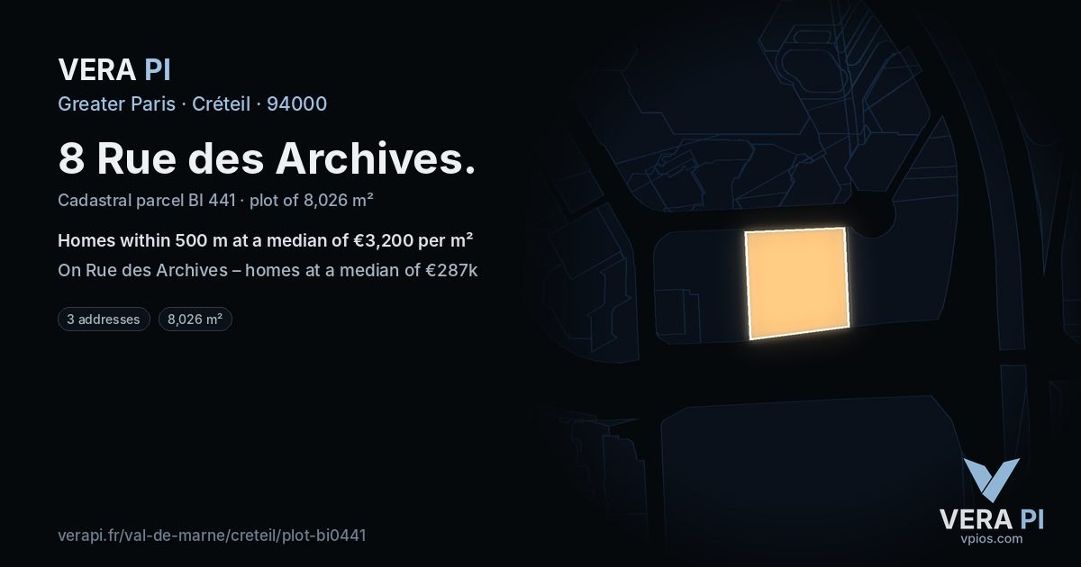 8 Rue des Archives, Créteil at night – the plot lit, the parcels around coloured by the prices near them