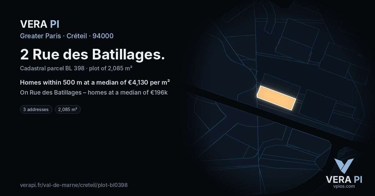 2 Rue des Batillages, Créteil at night – the plot lit, the parcels around coloured by the prices near them