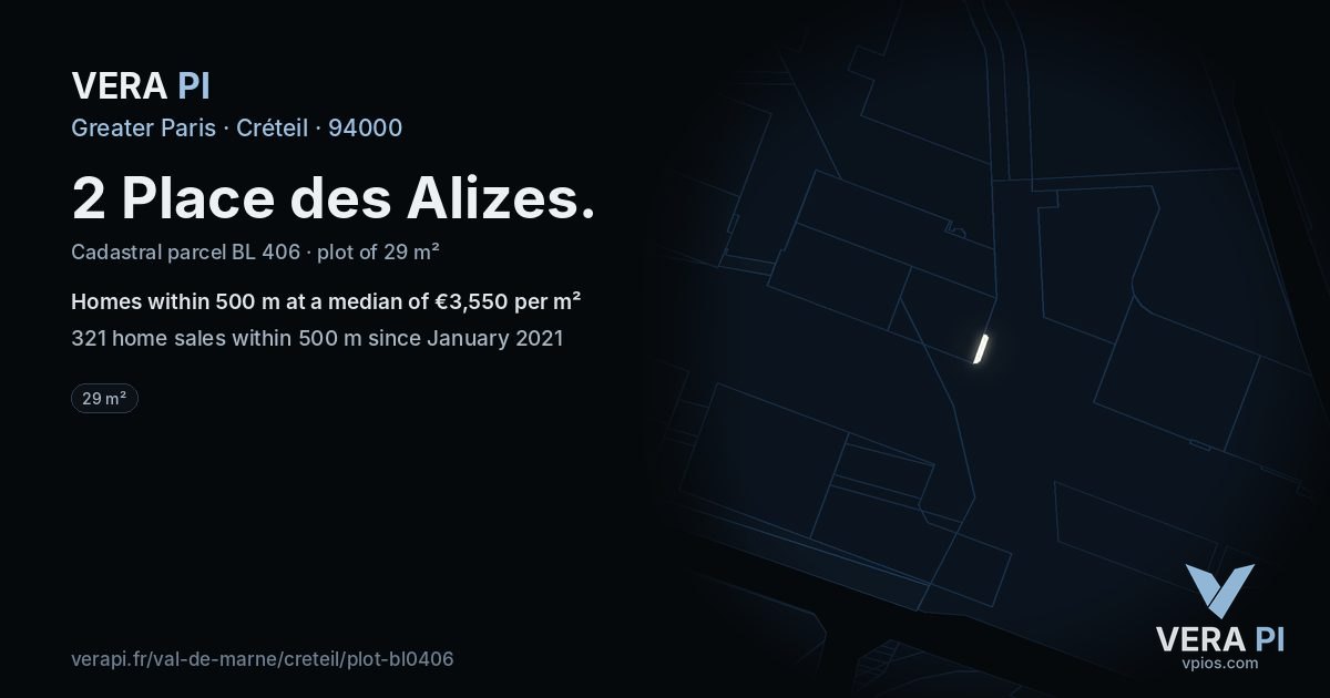 2 Place des Alizes, Créteil at night – the plot lit, the parcels around coloured by the prices near them