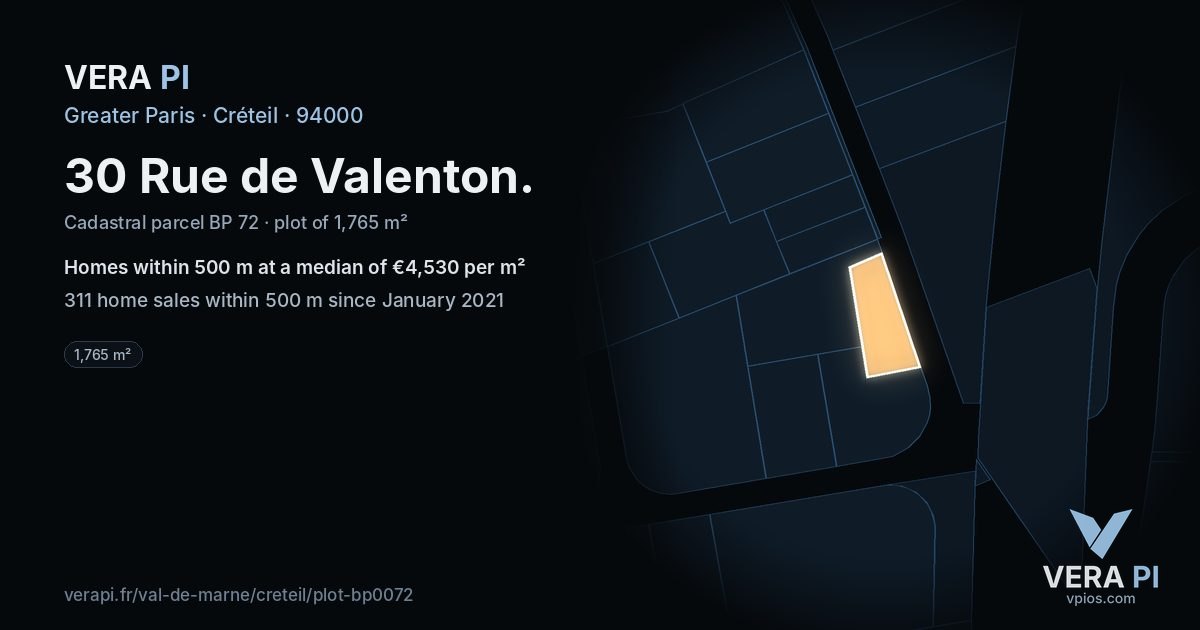 30 Rue de Valenton, Créteil at night – the plot lit, the parcels around coloured by the prices near them