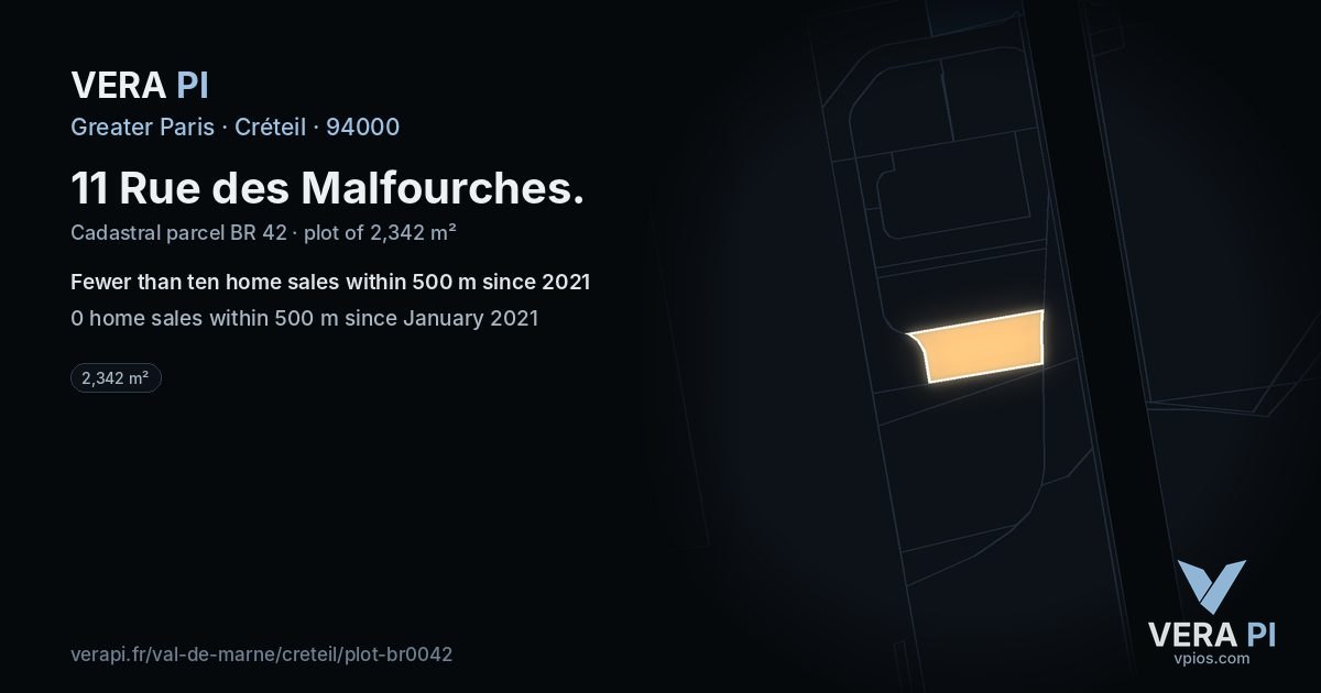 11 Rue des Malfourches, Créteil at night – the plot lit, the parcels around coloured by the prices near them