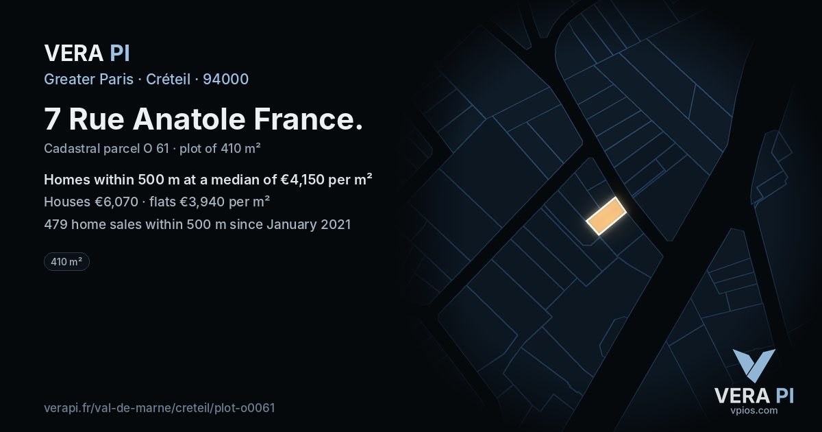 7 Rue Anatole France, Créteil at night – the plot lit, the parcels around coloured by the prices near them