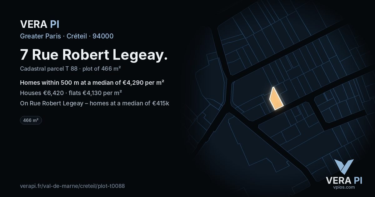 7 Rue Robert Legeay, Créteil at night – the plot lit, the parcels around coloured by the prices near them