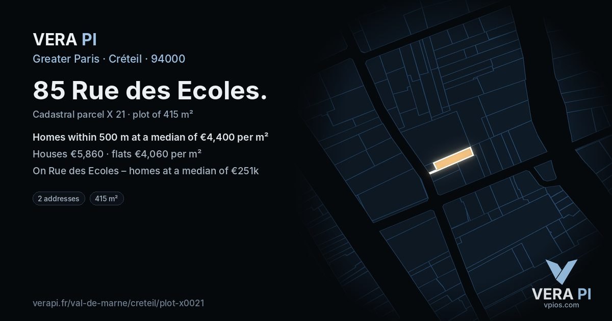 85 Rue des Ecoles, Créteil at night – the plot lit, the parcels around coloured by the prices near them