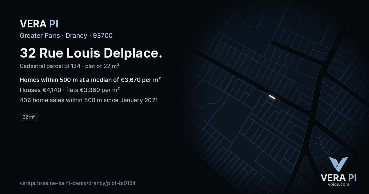 32 Rue Louis Delplace, Drancy at night – the plot lit, the parcels around coloured by the prices near them