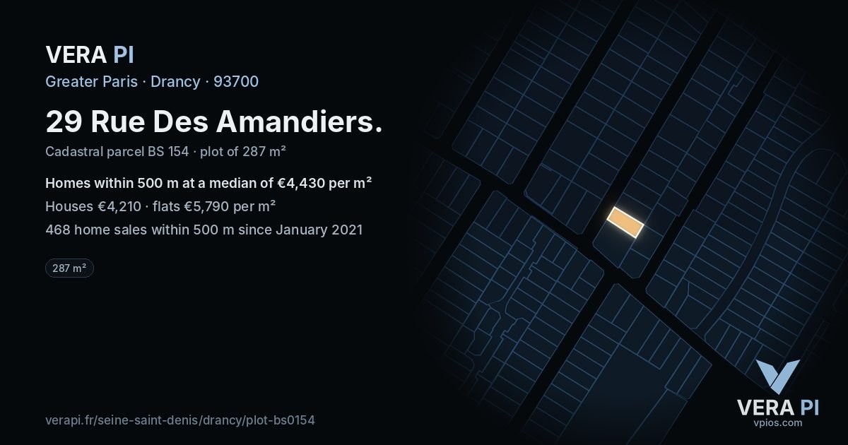 29 Rue Des Amandiers, Drancy at night – the plot lit, the parcels around coloured by the prices near them