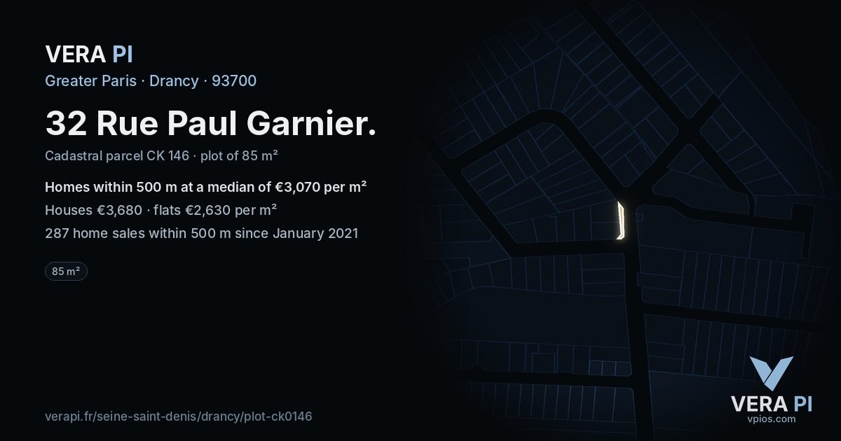 32 Rue Paul Garnier, Drancy at night – the plot lit, the parcels around coloured by the prices near them