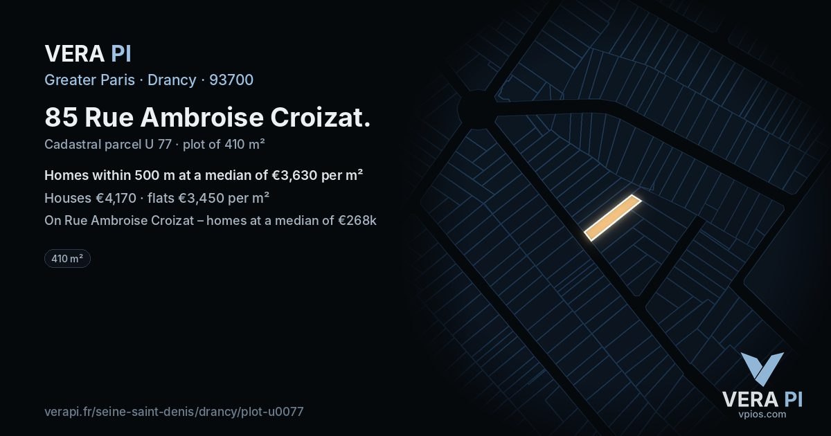 85 Rue Ambroise Croizat, Drancy at night – the plot lit, the parcels around coloured by the prices near them
