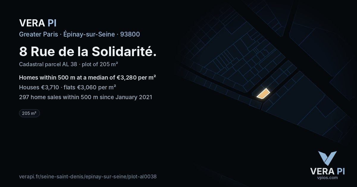 8 Rue de la Solidarité, Épinay-sur-Seine at night – the plot lit, the parcels around coloured by the prices near them