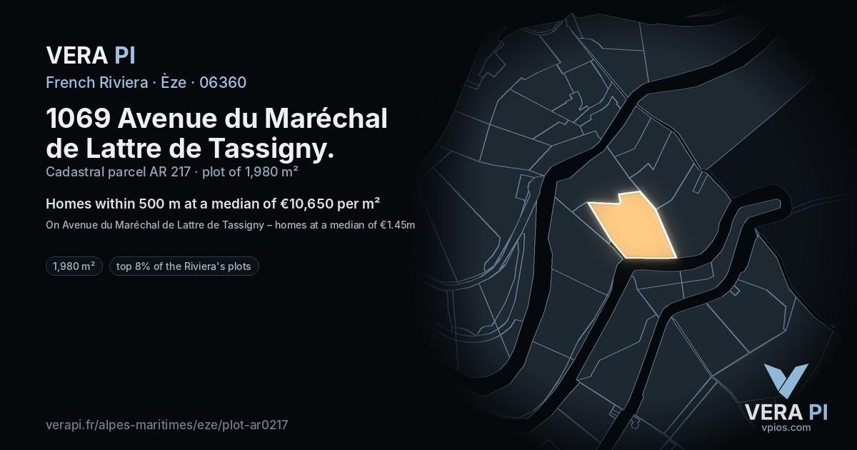 1069 Avenue du Maréchal de Lattre de Tassigny, Èze at night – the plot lit, the parcels around coloured by the prices near them