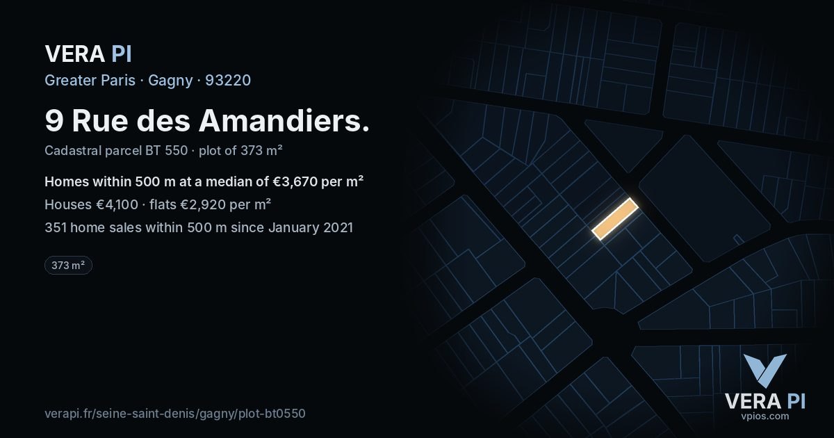 9 Rue des Amandiers, Gagny at night – the plot lit, the parcels around coloured by the prices near them