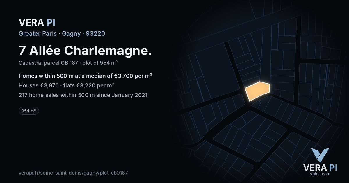7 Allée Charlemagne, Gagny at night – the plot lit, the parcels around coloured by the prices near them