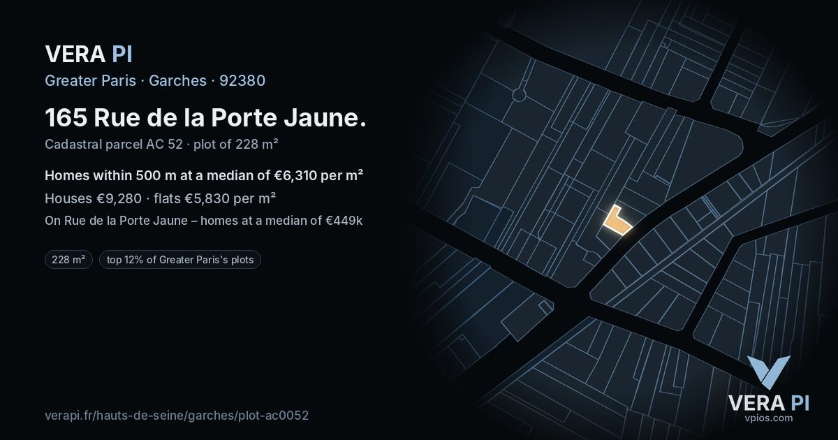 165 Rue de la Porte Jaune, Garches at night – the plot lit, the parcels around coloured by the prices near them