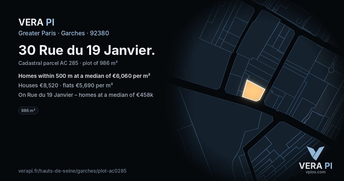 30 Rue du 19 Janvier, Garches at night – the plot lit, the parcels around coloured by the prices near them
