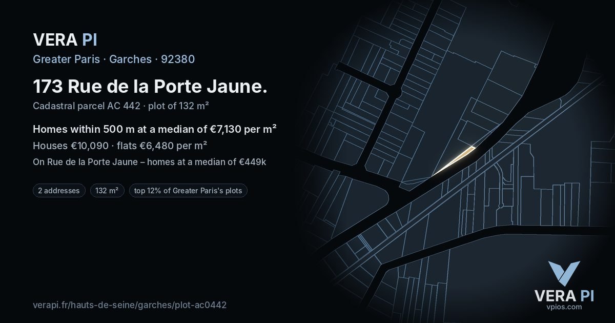 173 Rue de la Porte Jaune, Garches at night – the plot lit, the parcels around coloured by the prices near them