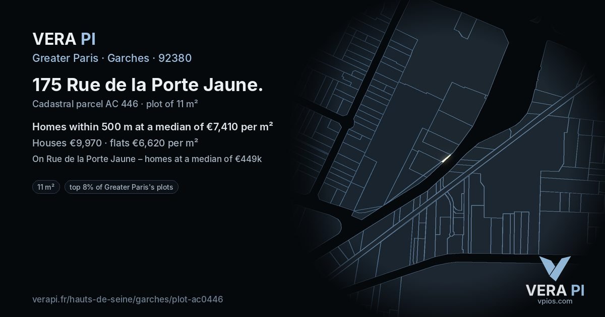 175 Rue de la Porte Jaune, Garches at night – the plot lit, the parcels around coloured by the prices near them