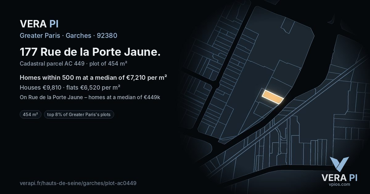 177 Rue de la Porte Jaune, Garches at night – the plot lit, the parcels around coloured by the prices near them