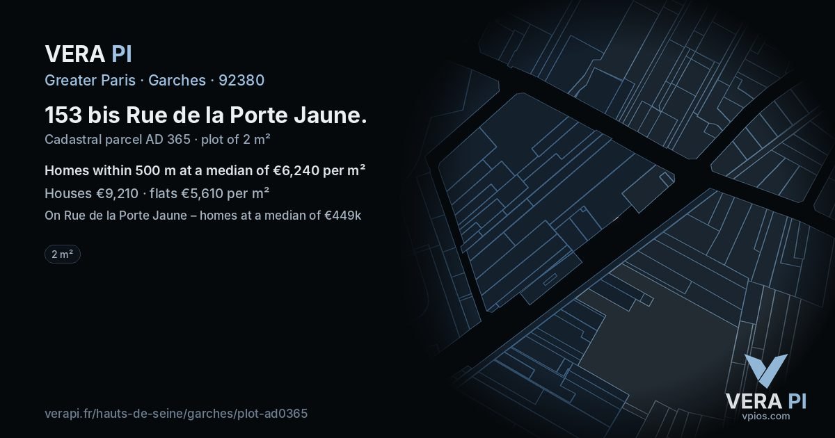 153 bis Rue de la Porte Jaune, Garches at night – the plot lit, the parcels around coloured by the prices near them