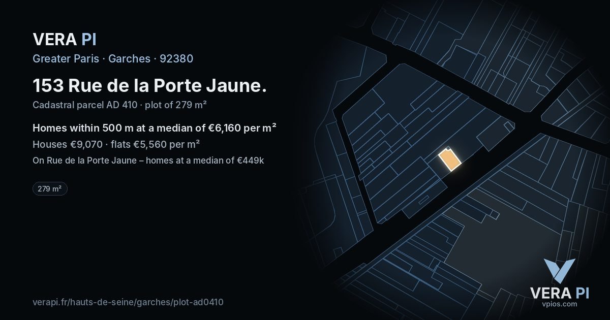 153 Rue de la Porte Jaune, Garches at night – the plot lit, the parcels around coloured by the prices near them