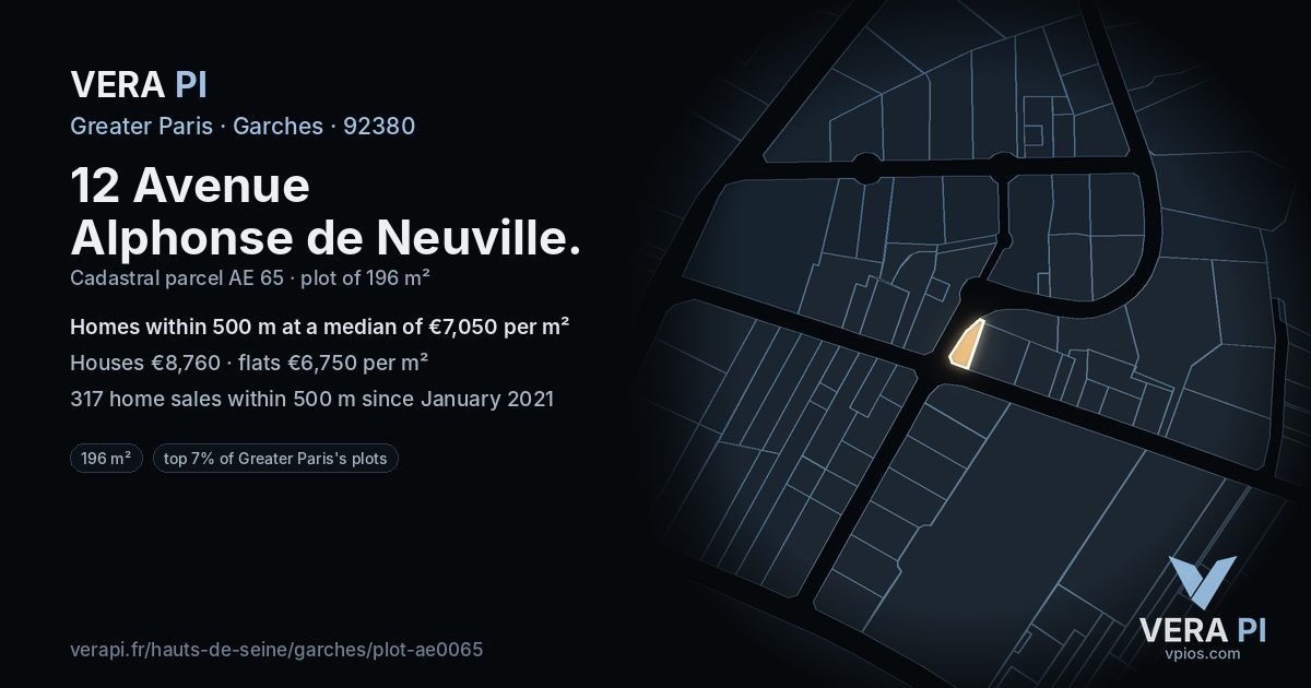 12 Avenue Alphonse de Neuville, Garches at night – the plot lit, the parcels around coloured by the prices near them