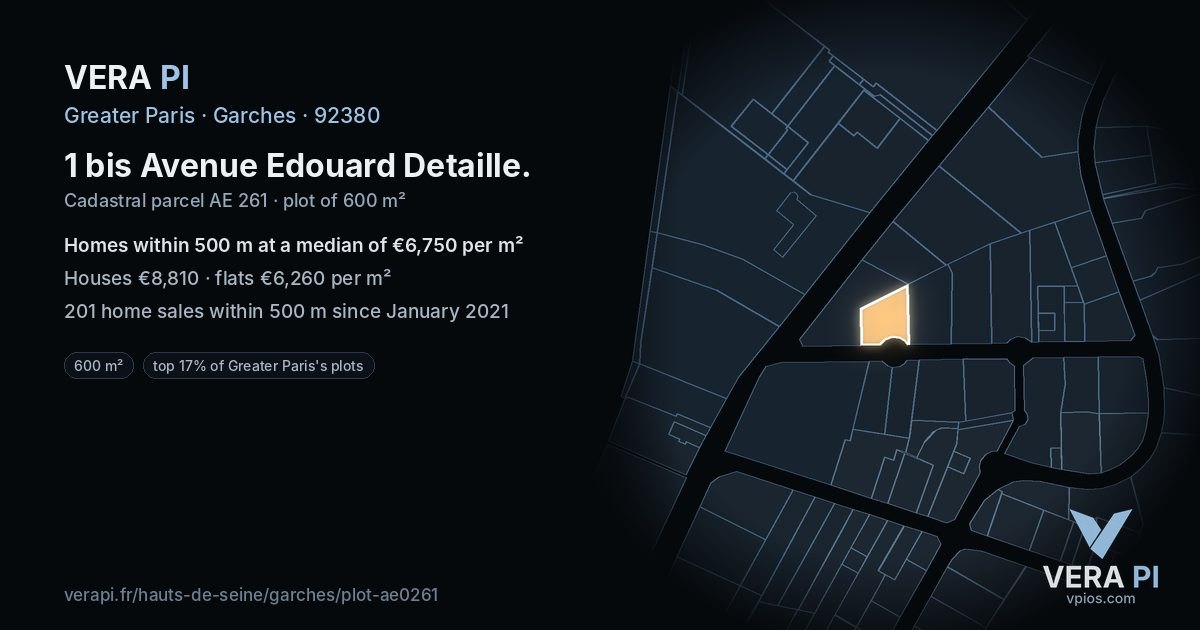 1 bis Avenue Edouard Detaille, Garches at night – the plot lit, the parcels around coloured by the prices near them