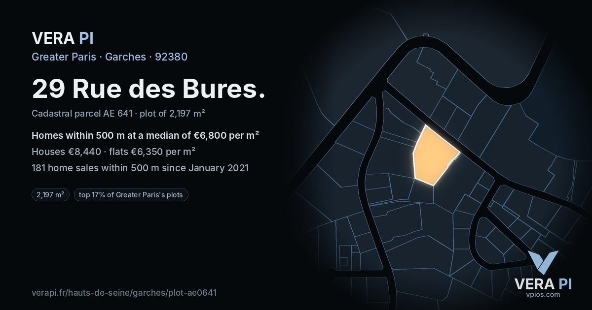 29 Rue des Bures, Garches at night – the plot lit, the parcels around coloured by the prices near them