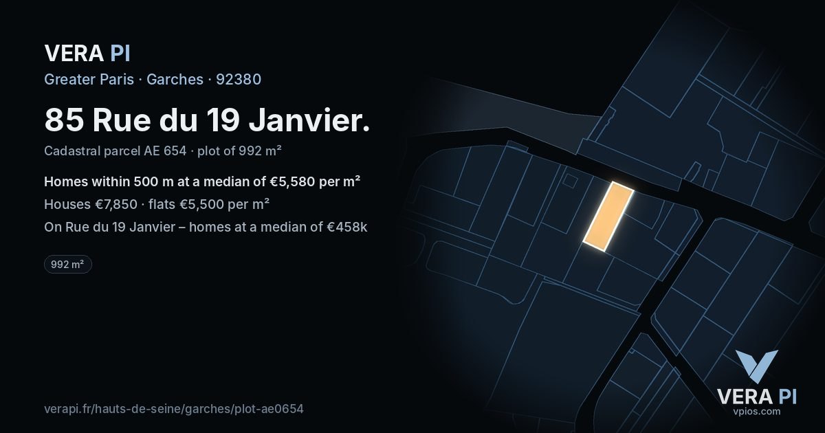 85 Rue du 19 Janvier, Garches at night – the plot lit, the parcels around coloured by the prices near them
