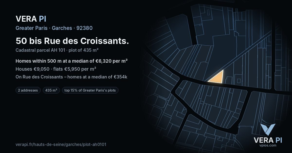 50 bis Rue des Croissants, Garches at night – the plot lit, the parcels around coloured by the prices near them
