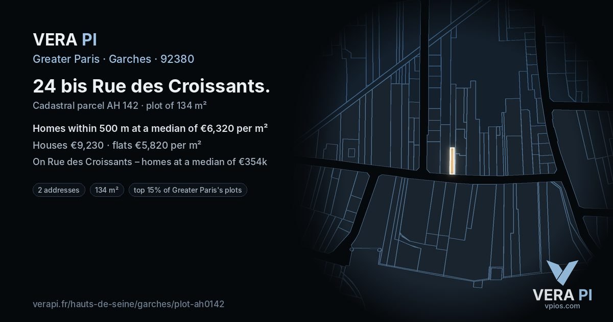 24 bis Rue des Croissants, Garches at night – the plot lit, the parcels around coloured by the prices near them