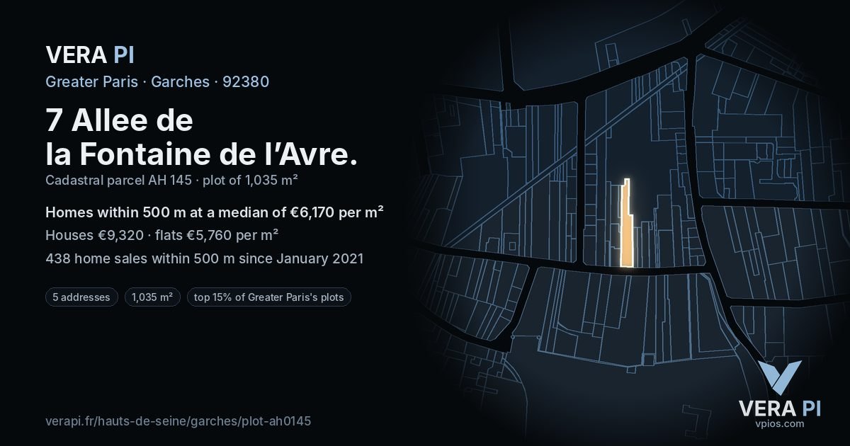 7 Allee de la Fontaine de l’Avre, Garches at night – the plot lit, the parcels around coloured by the prices near them