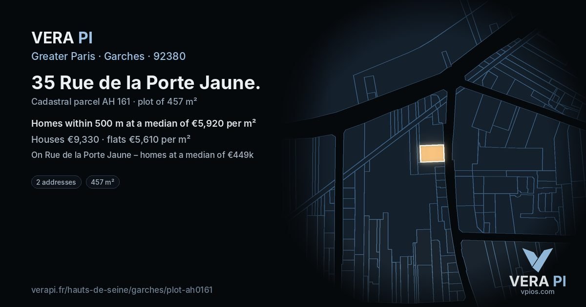 35 Rue de la Porte Jaune, Garches at night – the plot lit, the parcels around coloured by the prices near them