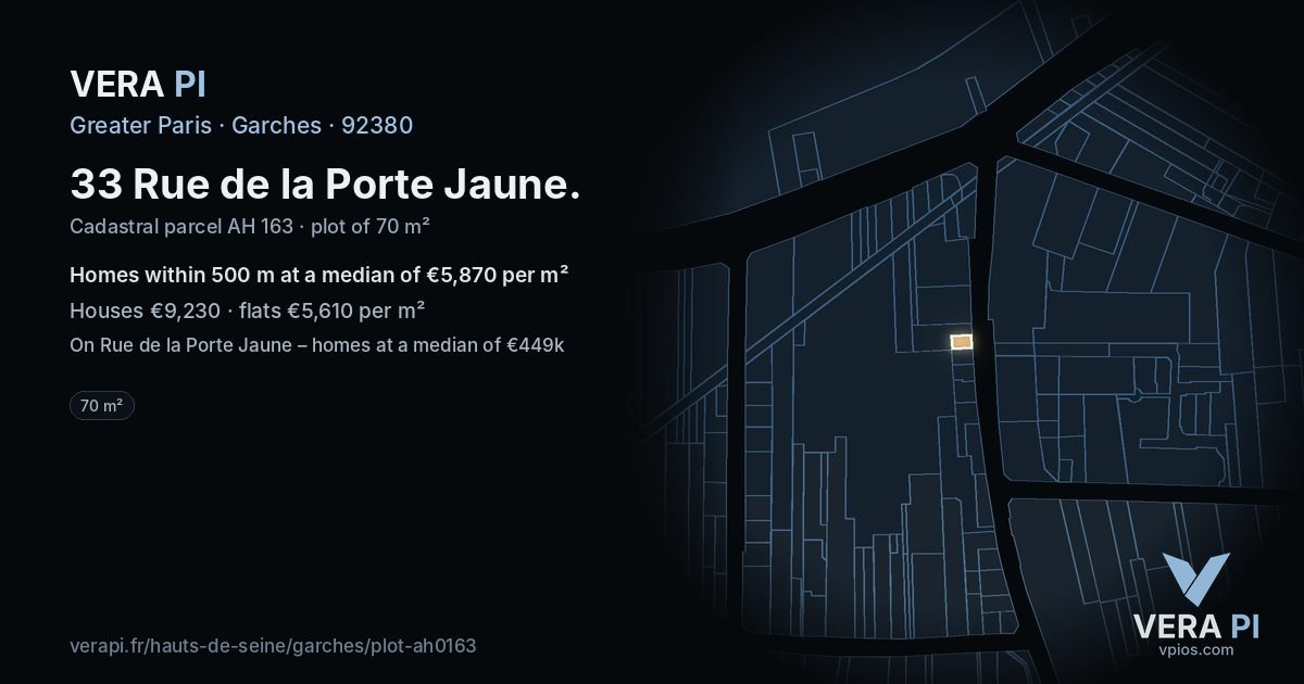 33 Rue de la Porte Jaune, Garches at night – the plot lit, the parcels around coloured by the prices near them