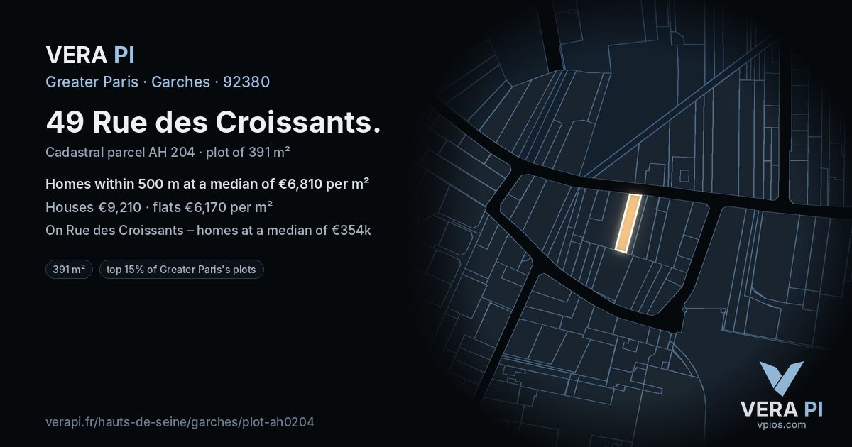 49 Rue des Croissants, Garches at night – the plot lit, the parcels around coloured by the prices near them
