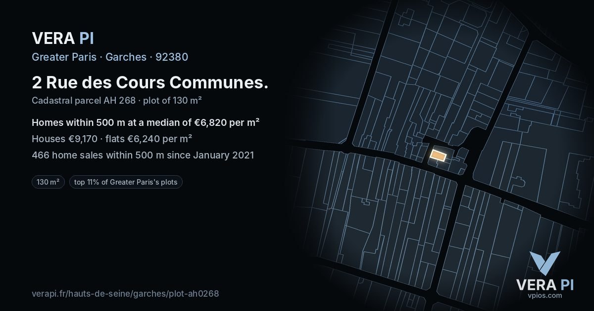 2 Rue des Cours Communes, Garches at night – the plot lit, the parcels around coloured by the prices near them