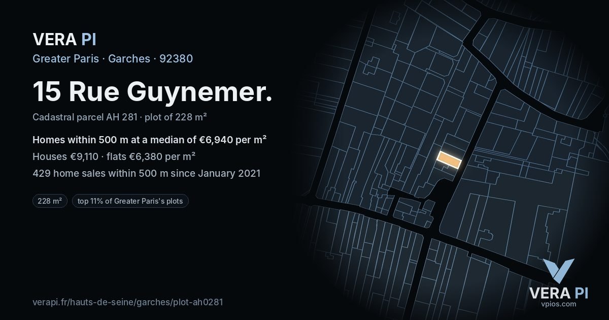 15 Rue Guynemer, Garches at night – the plot lit, the parcels around coloured by the prices near them