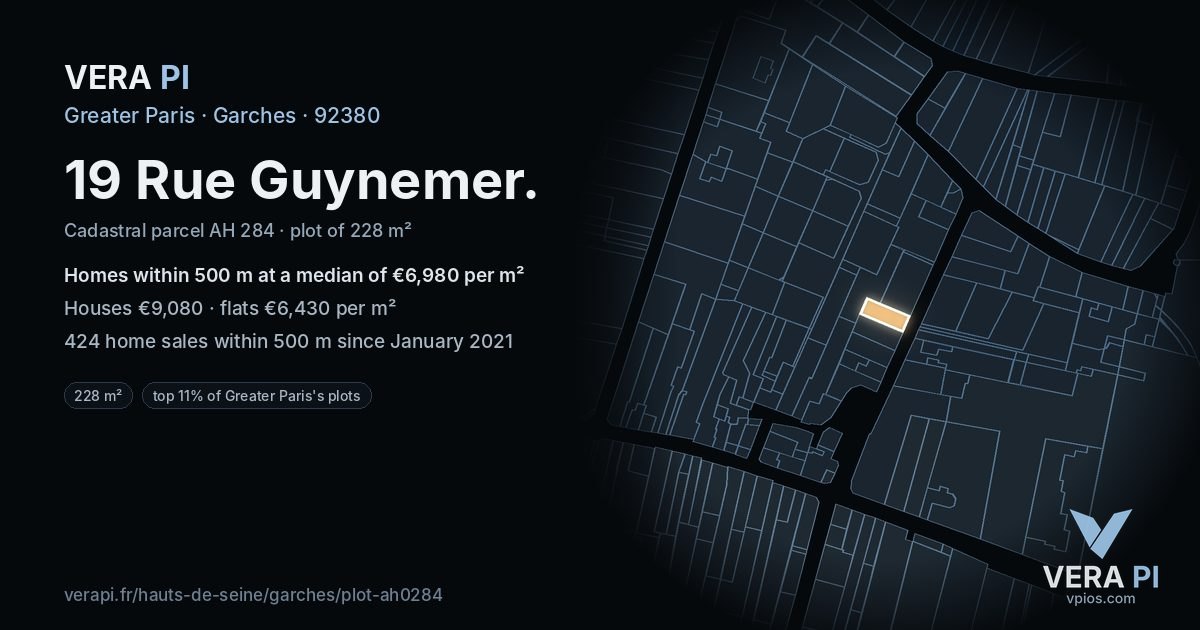 19 Rue Guynemer, Garches at night – the plot lit, the parcels around coloured by the prices near them