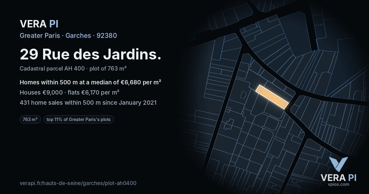 29 Rue des Jardins, Garches at night – the plot lit, the parcels around coloured by the prices near them