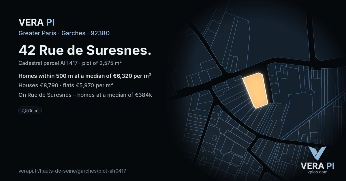 42 Rue de Suresnes, Garches at night – the plot lit, the parcels around coloured by the prices near them